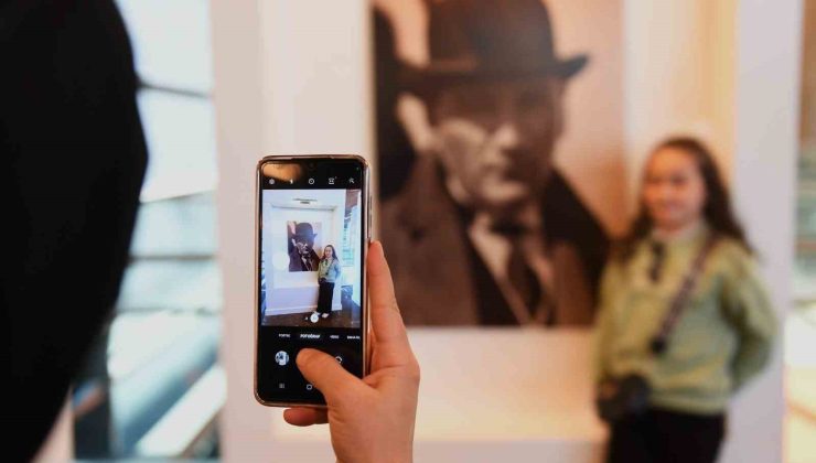 Atatürk’ün en özel fotoğrafları Osmangazi’de sergileniyor