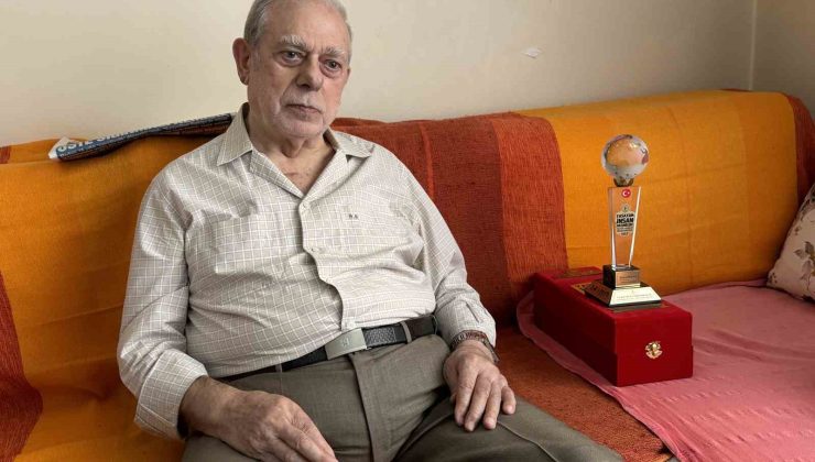 76 yıldır tulum çalan Remzi Bekar’a “Yaşayan İnsan Hazinesi” ödülü