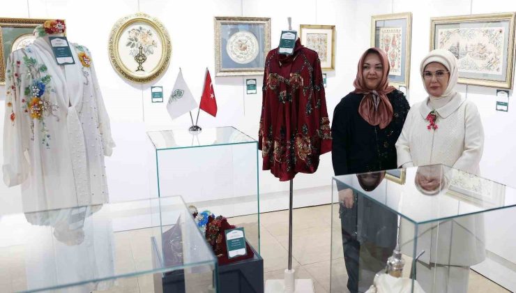 Emine Erdoğan, Çınar Uluslararası Kültür ve Sanat Derneği’nin karma sergisinin açılışını yaptı