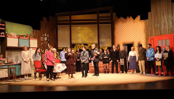 Şehir Tiyatroları, Üç Jokerli Konken’in prömiyerini yaptı