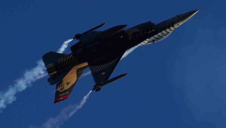 SOLOTÜRK Çanakkale’de nefesleri kesti