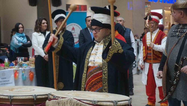 Edirne’de özel öğrencilerden mehteran gösterisi