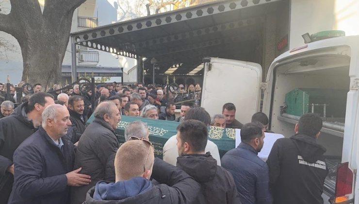 Erdek’te 3. kattan düşen genç toprağa verildi