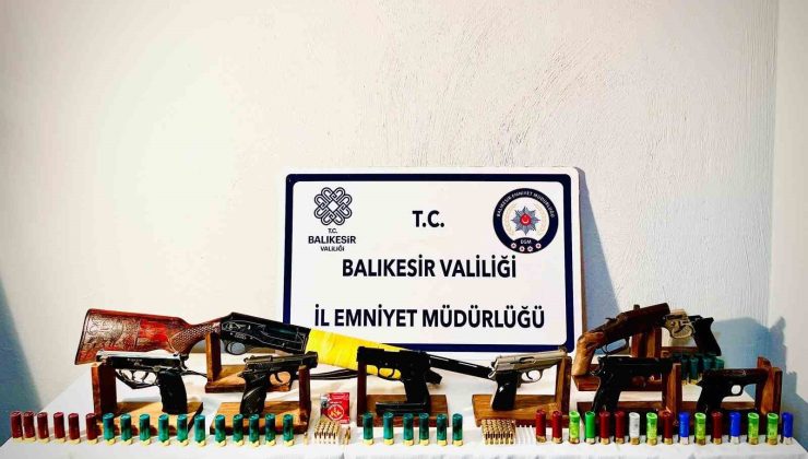 Balıkesir’de şafak operasyonu: 13 ikamete eş zamanlı baskın