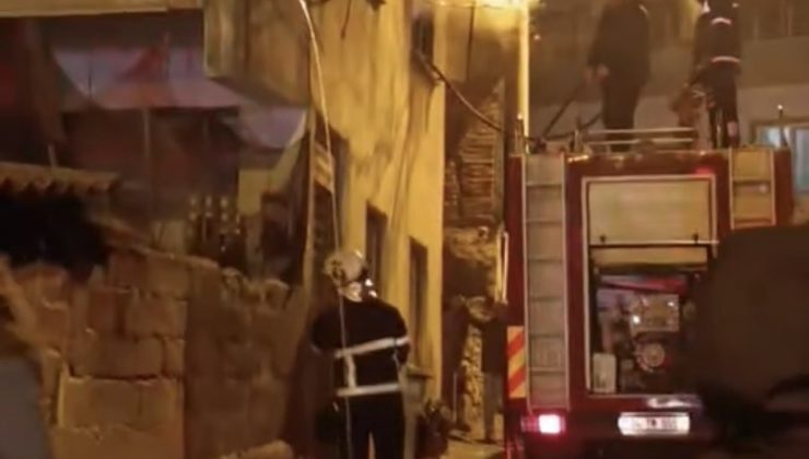 Çanakkale’de baca yangınında ev zarar gördü