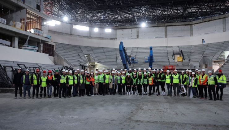 Eczacıbaşı Dynavit’li sporcular, yeni salonun inşaatını ziyaret etti