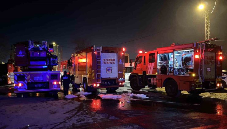 Eyüpsultan’da gecekondu alev alev yandı