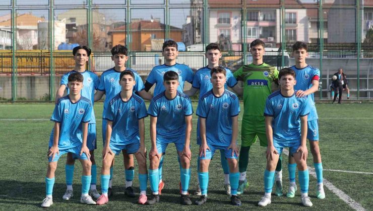 Gemlik Belediyespor U16 takımı namağlup şampiyonluğa koşuyor