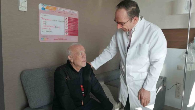 Midesi ve yemek borusunun yarısı alındı, hayata tutundu