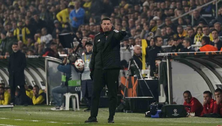 Olympique Lyon’da Teknik Direktör Pierre Sage dönemi sona erdi