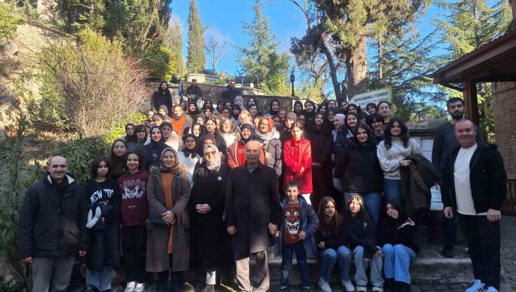 Şeyh Edebali Türbesi yarıyıl tatilinde ziyaretçi akınına uğruyor
