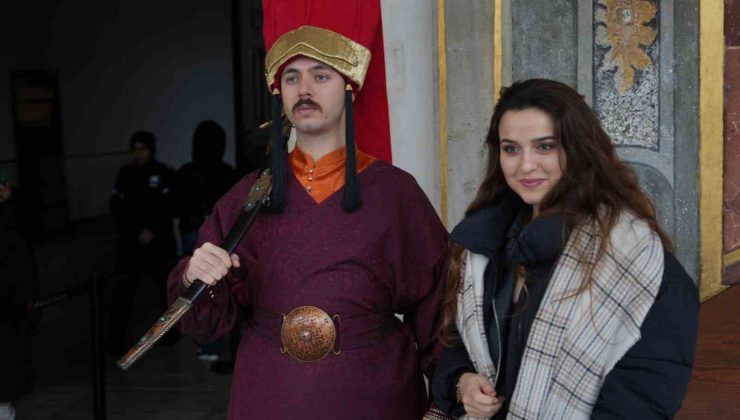 Topkapı Sarayı’nda Osmanlı geleneği: Jandarmalar, silahtar kıyafeti ile nöbet tutmaya başladı