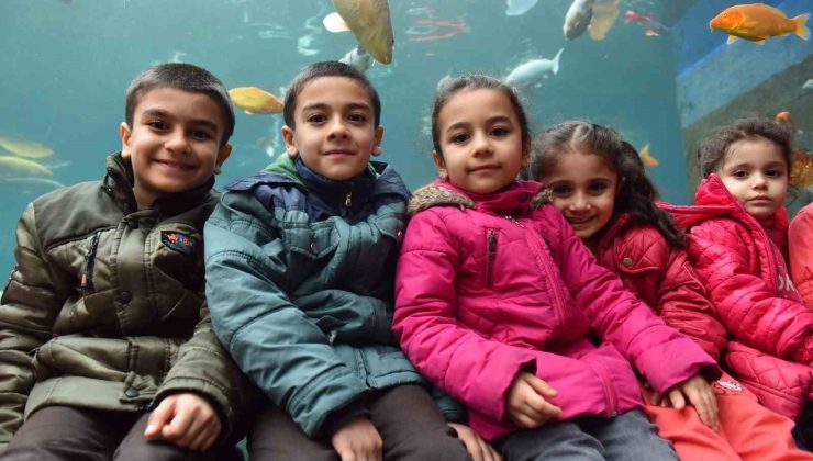 Yıldırım Belediyesi’nden çocuklara karne hediyesi