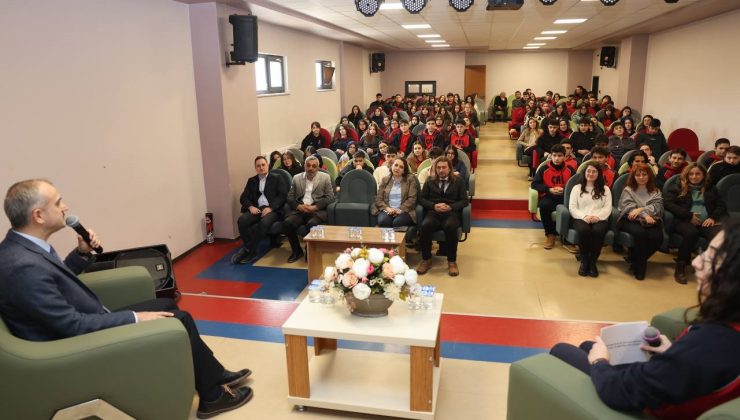 Başkan Çiftçi’den gençlere: “Onların gözlerindeki ışık ve enerjileri bize ilham veriyor”