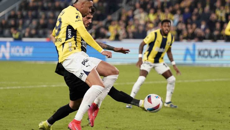 Trendyol Süper Lig: Fenerbahçe: 1 – Çaykur Rizespor: 2 (İlk yarı)