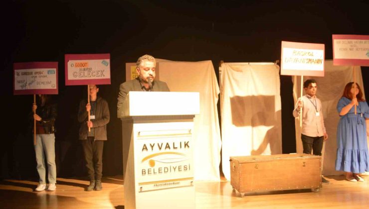 Ayvalık’ta Kadın oyunları Festivali Dünya Tiyatro Bildirisi ile sona erdi