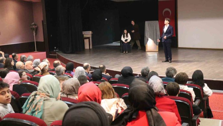 Romandaki kahramanlar tiyatroyla hayat buldu, kukla oyunu minikleri kahkahaya boğdu