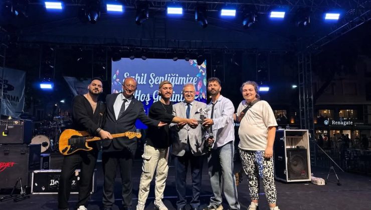 Bandırma Sahil Şenlikleri renkli görüntülerle başladı