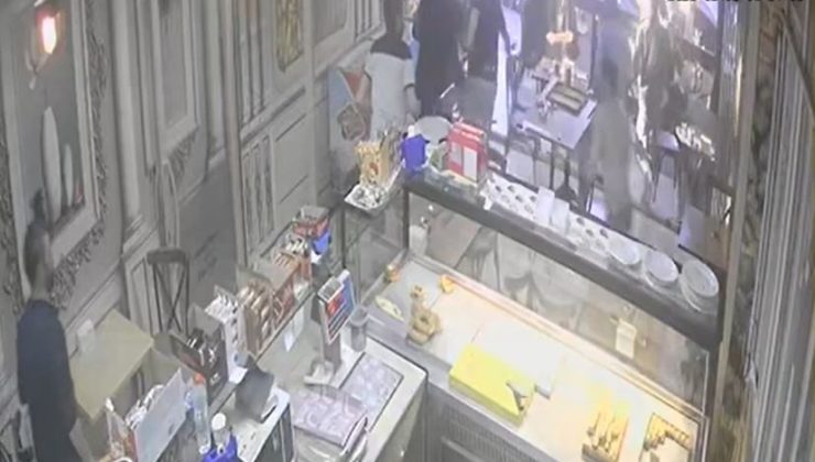 Esenyurt’ta Bass sesini deprem sanan vatandaşlar böyle sokağa döküldü