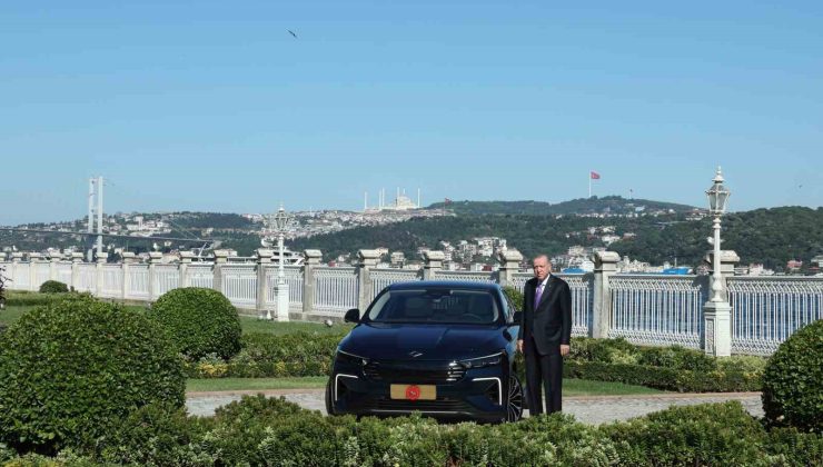 Cumhurbaşkanı Erdoğan, Togg’un yeni modeli T10F’yi test etti