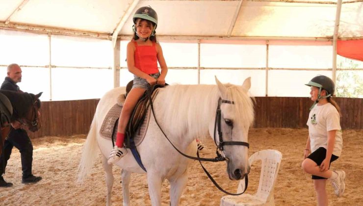 22 bin 686 çocuğa ücretsiz binicilik eğitimi