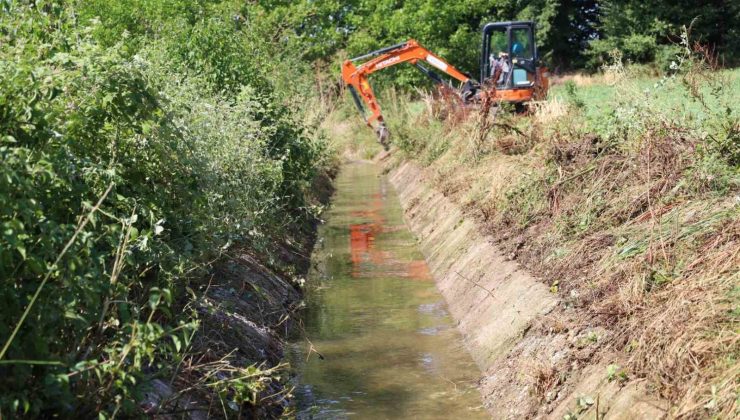 50 bin dekar tarım arazisini besleyen sulama kanallarında temizlik