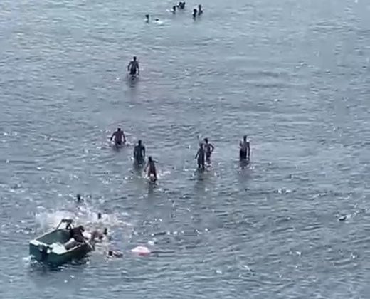 Boğulmak üzereyken son anda kurtarıldı: O anlar kamerada