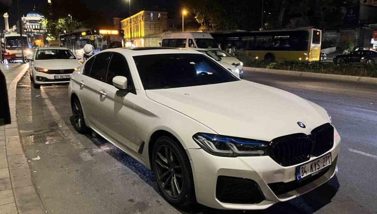 Eminönü’nde silahlı şahıs husumetlisini kovalayarak ateş etti, yoldan geçen adam yaralandı