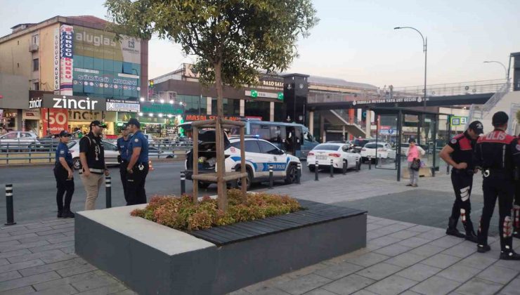 İstanbul Emniyet Müdürü Selami Yıldız, Ümraniye’de yapılan denetime katıldı