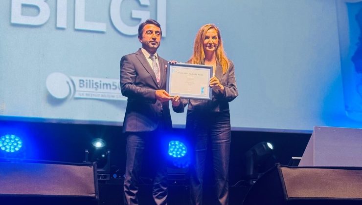 Turkcell Global Bilgi’ye Bilişim 500 araştırmasında, Türkiye merkezli üretici/çağrı merkezi kategorisinde birincilik ödülü