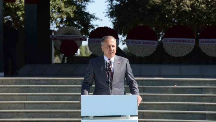 Adnan Menderes ve yol arkadaşları kabirleri başında anıldı