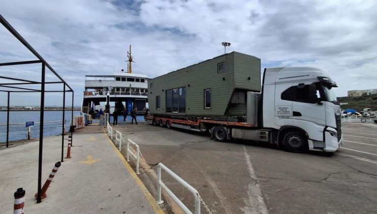 Bozcaada’da kaçak yapılan ’tiny house’lar yıkılıyor