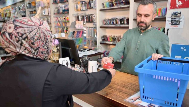 Esenyurt Belediyesi’nden öğrencilere “Eskart” desteği