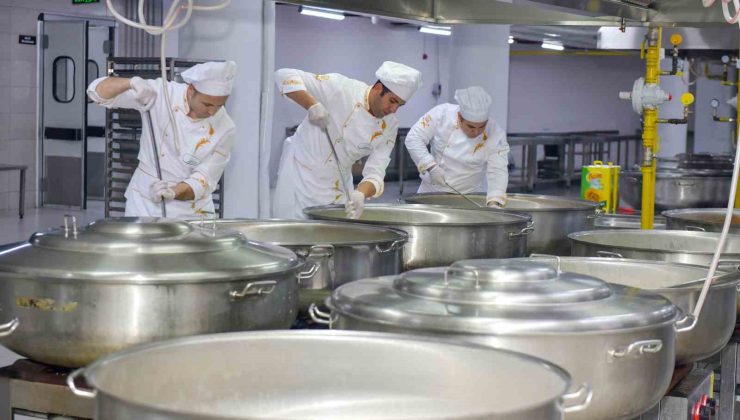 Esenyurt Belediyesi’nden Yıldız Aşevi’nde günlük yemek hizmeti