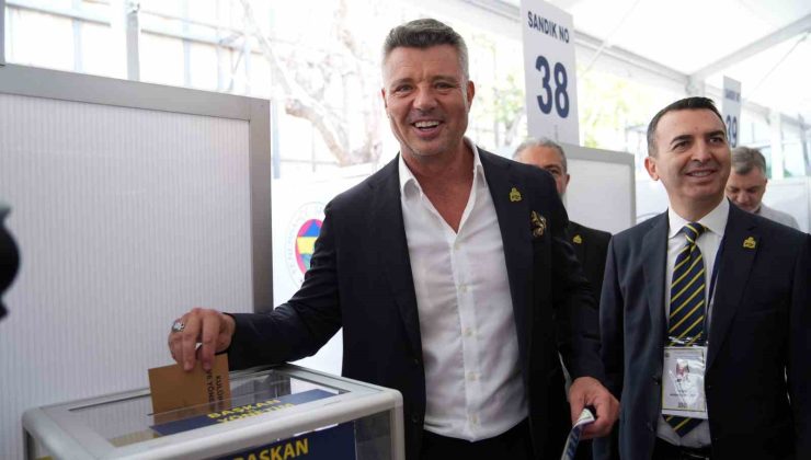 Fenerbahçe Spor Kulübü’nde gerçekleştirilen olağanüstü seçimli genel kurulunda yeni başkan Sadettin Saran seçildi.