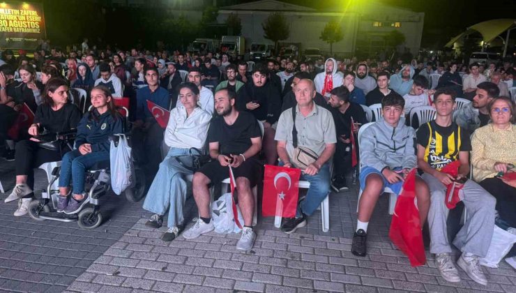 Küçükçekmece’de milli maç heyecanı