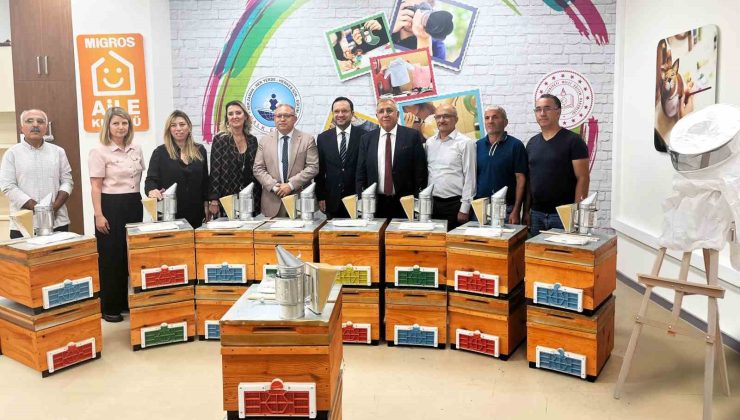 Migros Aile Kulübü’nden kursiyerlere arıcılık başlangıç seti desteği