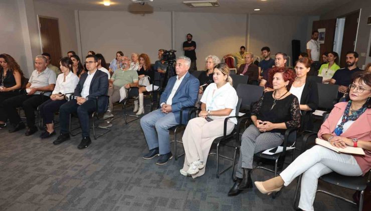 Prof. Dr. Varlı ’Müziğin Sessiz Siyaseti’ni anlattı