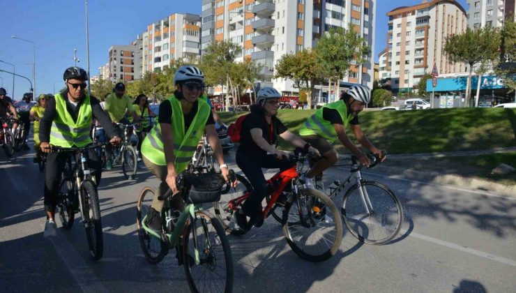 Renkli Pedallar sağlıklı bir çevre için çevrildi