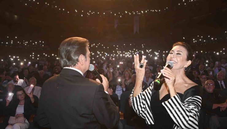 Sanat Güneşi Zeki Müren Osmangazi’de en sevilen şarkılarıyla anıldı