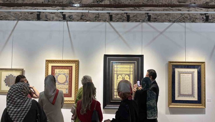 Sonsuz Desenlerde Altın İzler Hat ve Tezhip Sergisi Dolmabahçe Sarayı’nda sanatseverler ile buluştu