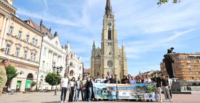 Sultangazi’de başarılı öğrencilere ödül:  Bosna Hersek Gezisi