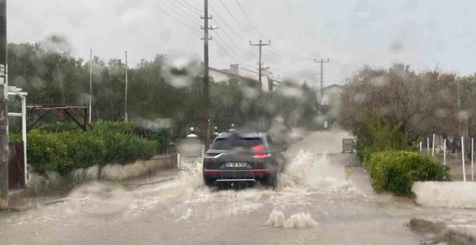 Ayvalık yağışa teslim