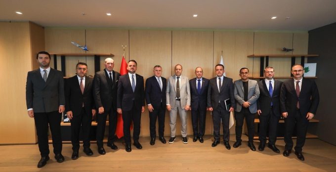 Bakan Bak ve Suriyeli mevkidaşı ile Basketbol Gelişim Merkezi’ni ziyaret etti