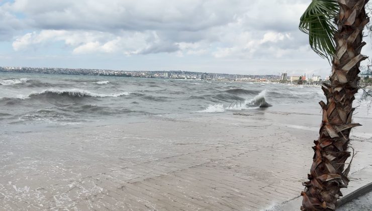 Büyükçekmece’de lodos etkili oldu