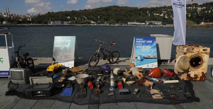 Denizden çıkan atıklar, görenleri hayrete düşürdü