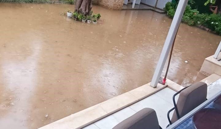 Edremit Körfezi ilçelerinde sağanak yağış sonrası su baskınları