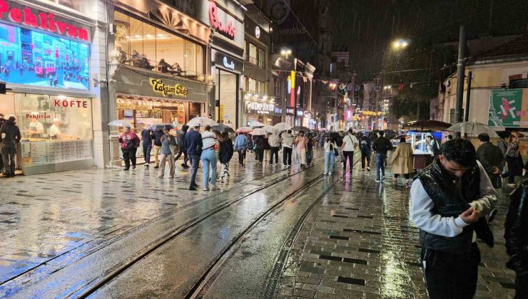 İstanbul’da sağanak yağış etkili oluyor