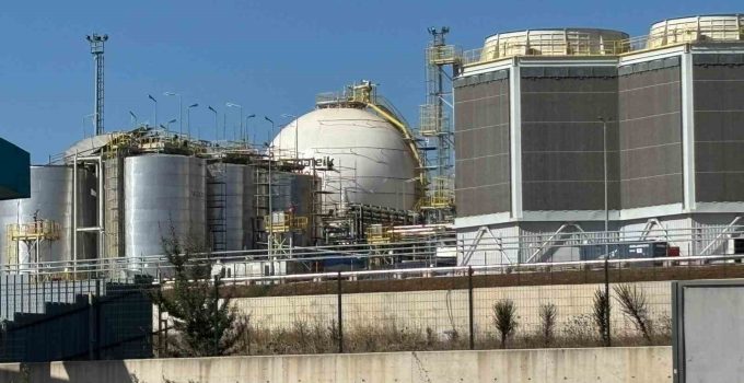 Kocaeli’de fabrikada patlama: İlk belirlemelere göre 2 işçi hayatını kaybetti