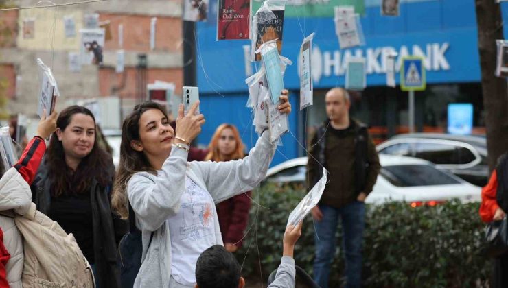 Kocaeli’de gelenek bozulmadı: Ağaçlar yine kitap açtı